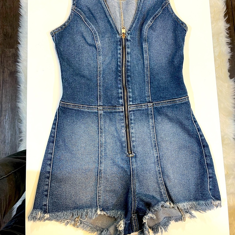 Guess romper